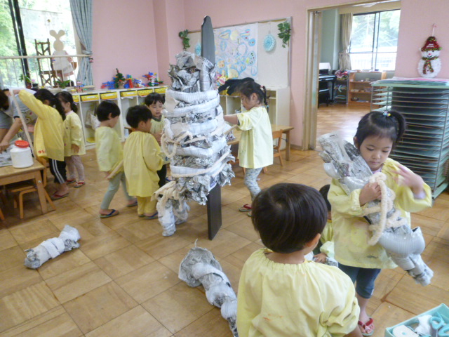 こわーいミイラが出来上がるかな？（たんぽぽ、３歳児）