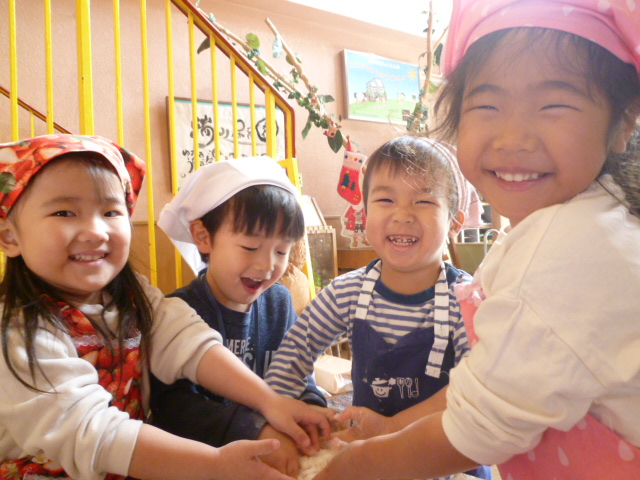 お部屋に飾るんだ！（たんぽぽ、3歳児））