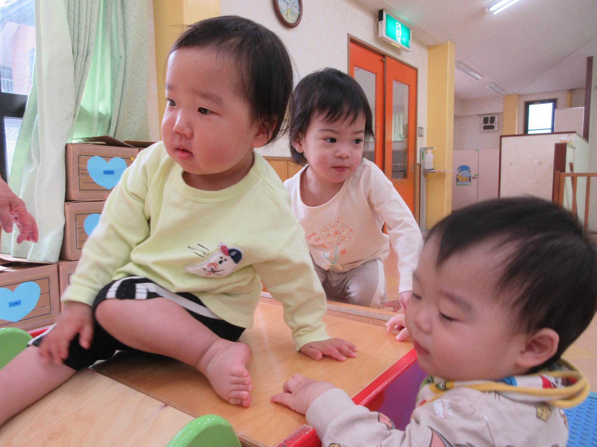 順番に滑ろうね（うさぎ０歳児、１歳児）