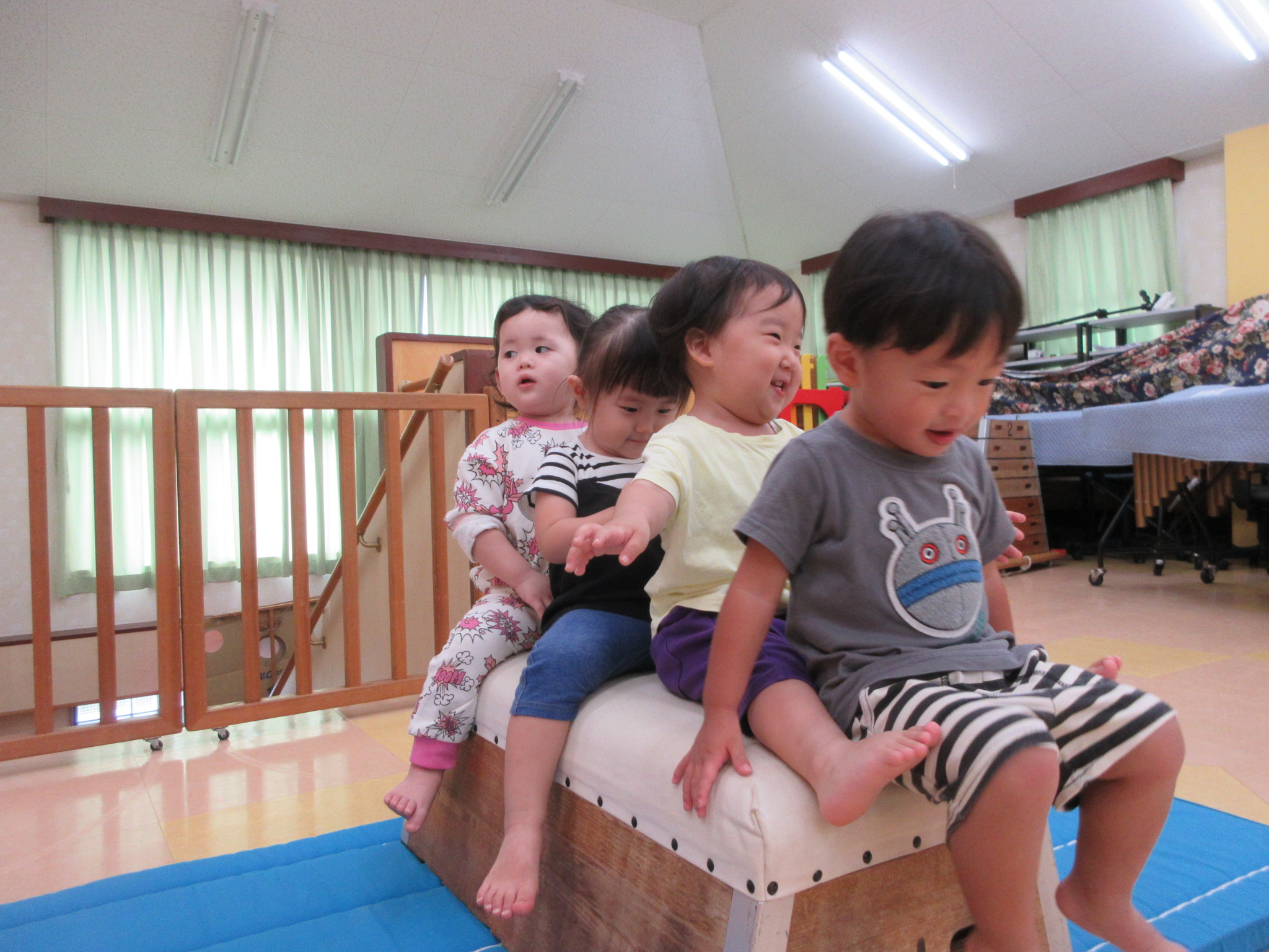 バス、発車しまーす！（うさぎ０歳児、１歳児）
