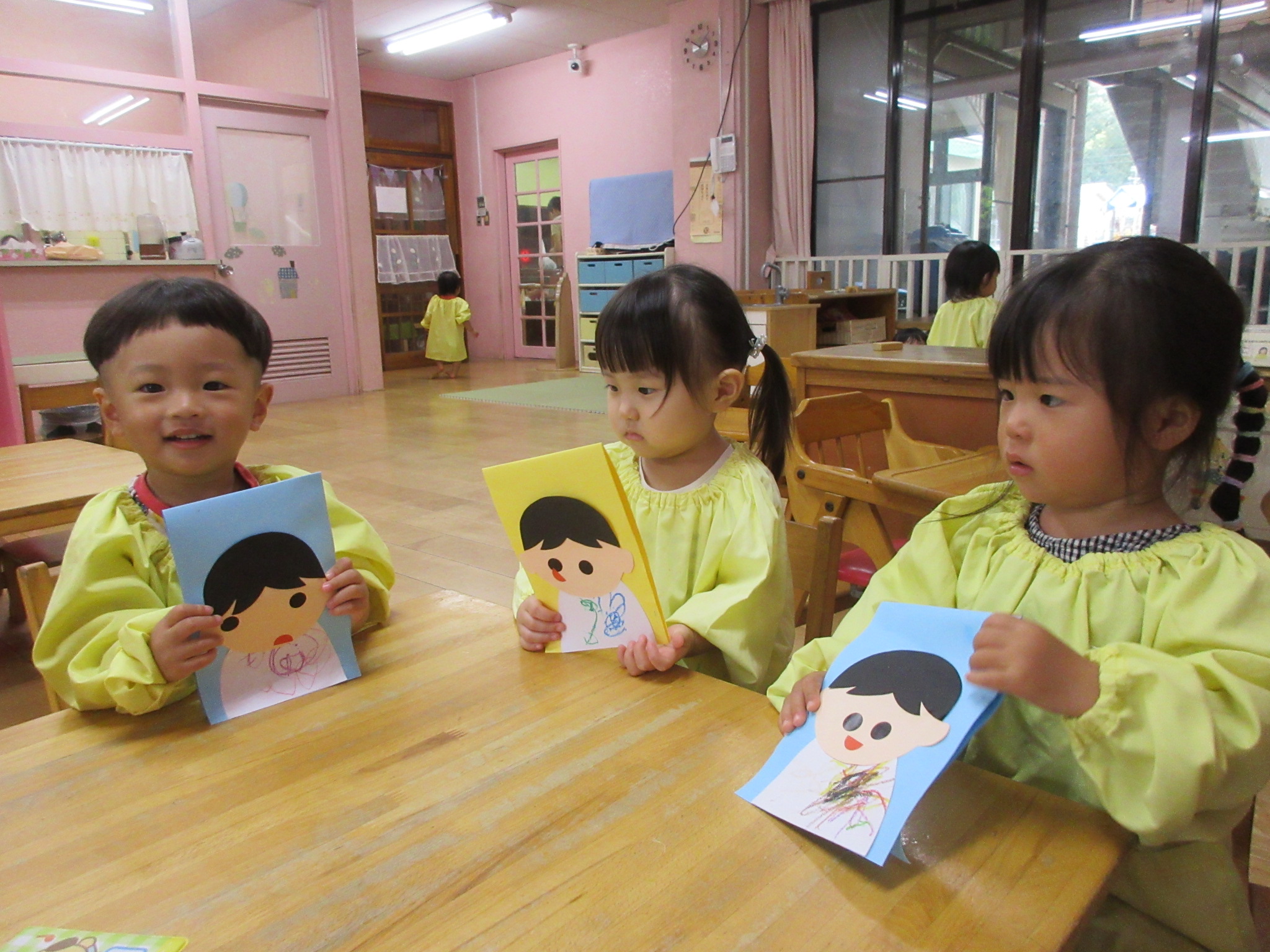 上手に描けたよ！（うさぎ０歳児、１歳児）