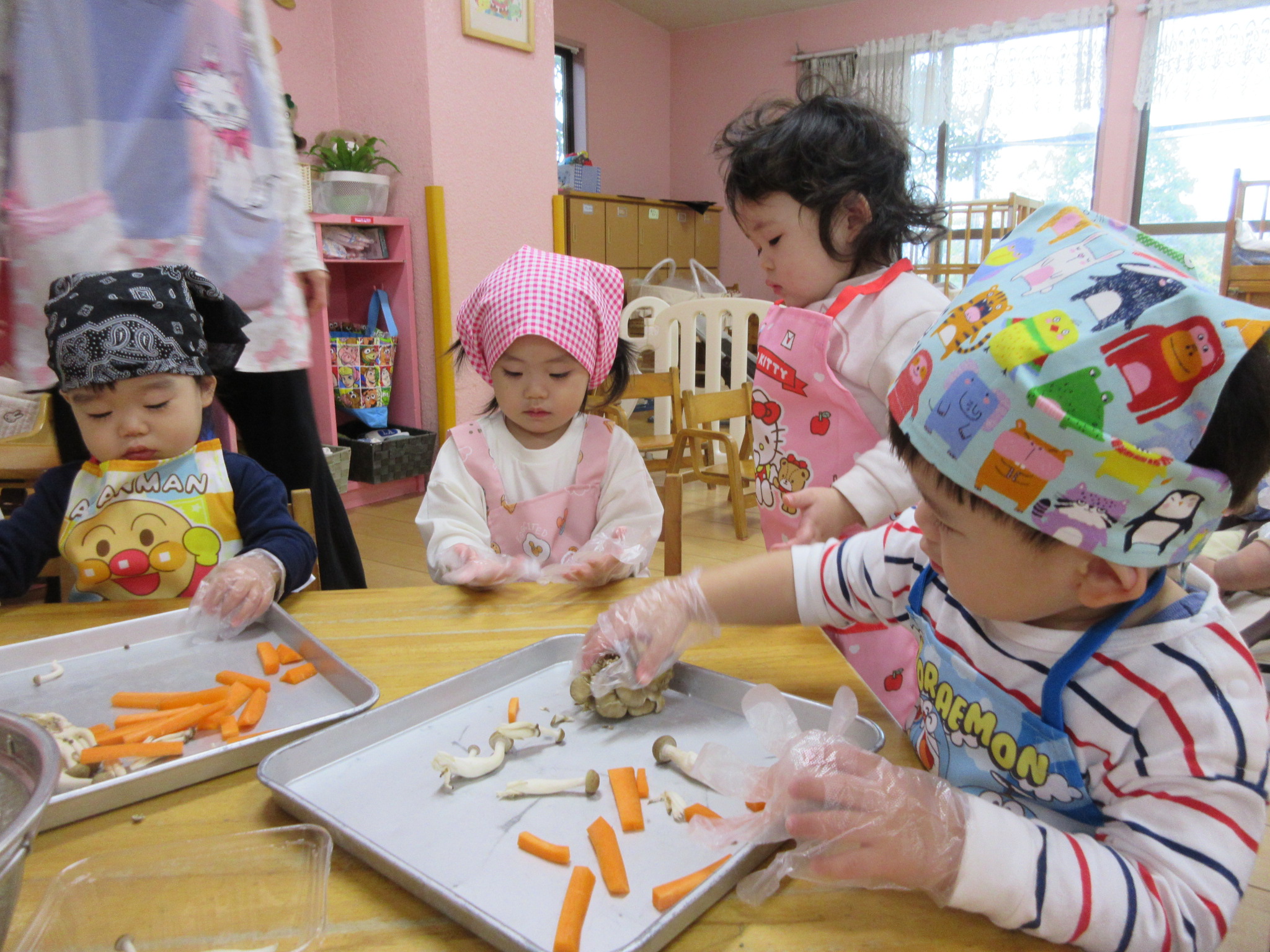 小さなコックさんが一杯（うさぎ０歳児、１歳児）