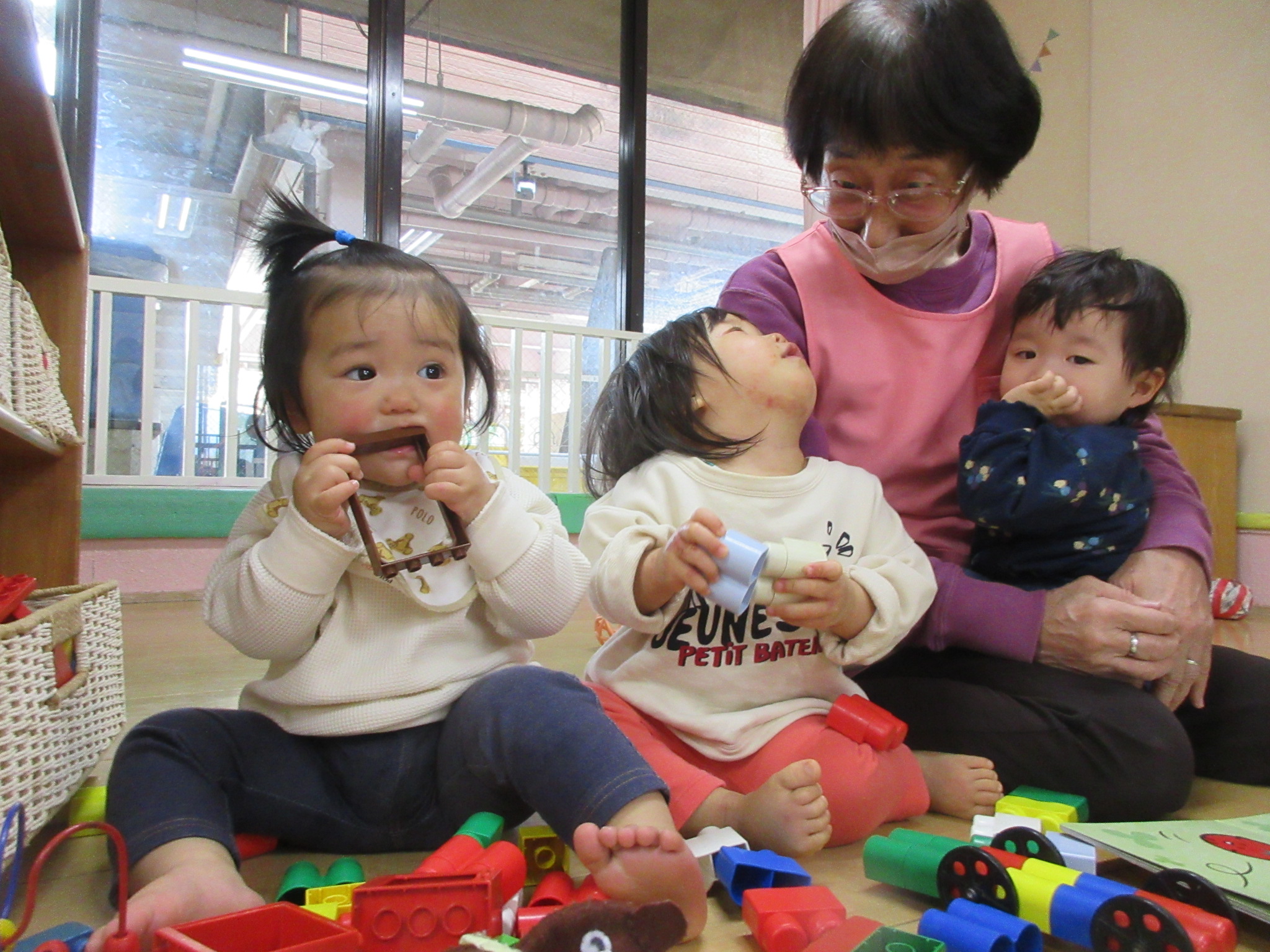 せんせい～💕（うさぎ０歳児、１歳児）