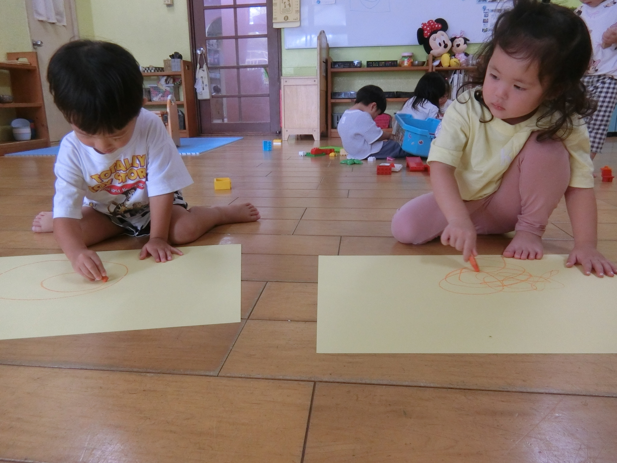 私たちの顔（きりん、2歳児）